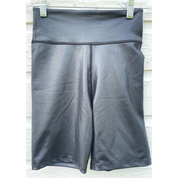 Abercrombie & Fitch Faux Leather Bike Shorts Womens XS Black Stretch Shiny - Picture 2 of 3